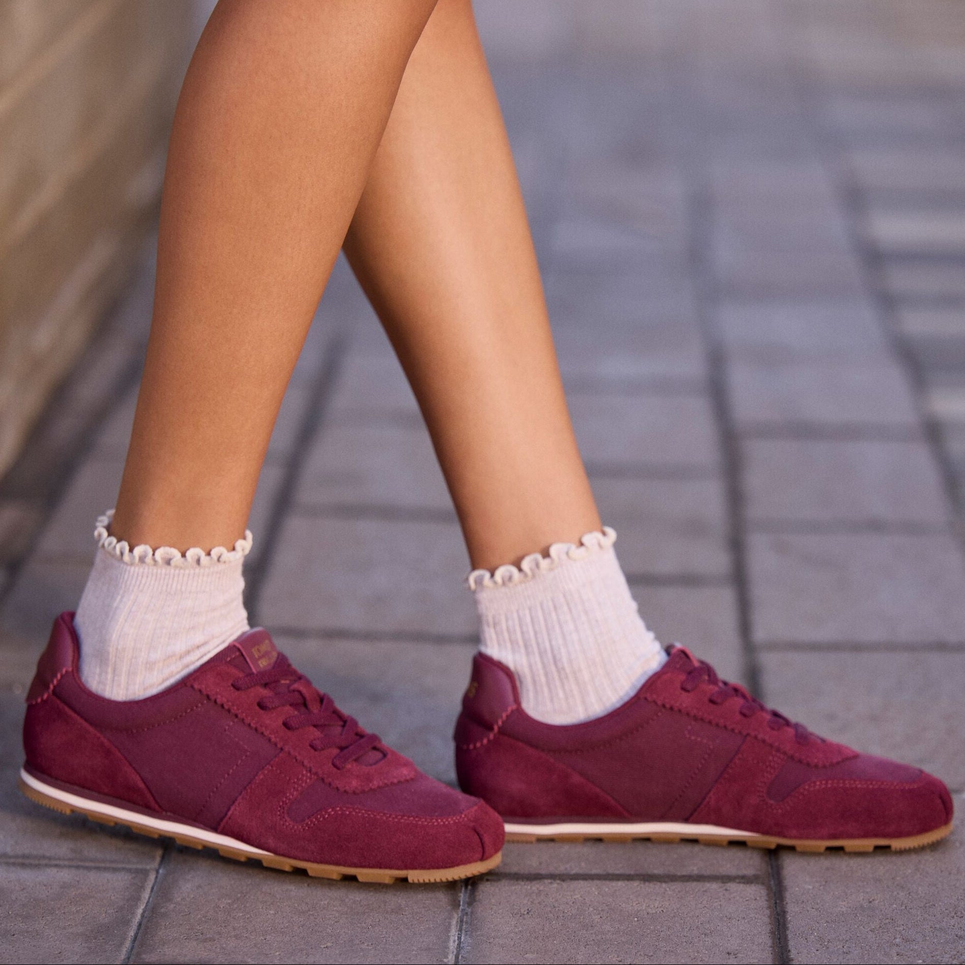 Womens TRVL Lite Palisade Sneaker Water Repellent Burgundy Vintage Twill - Image 2